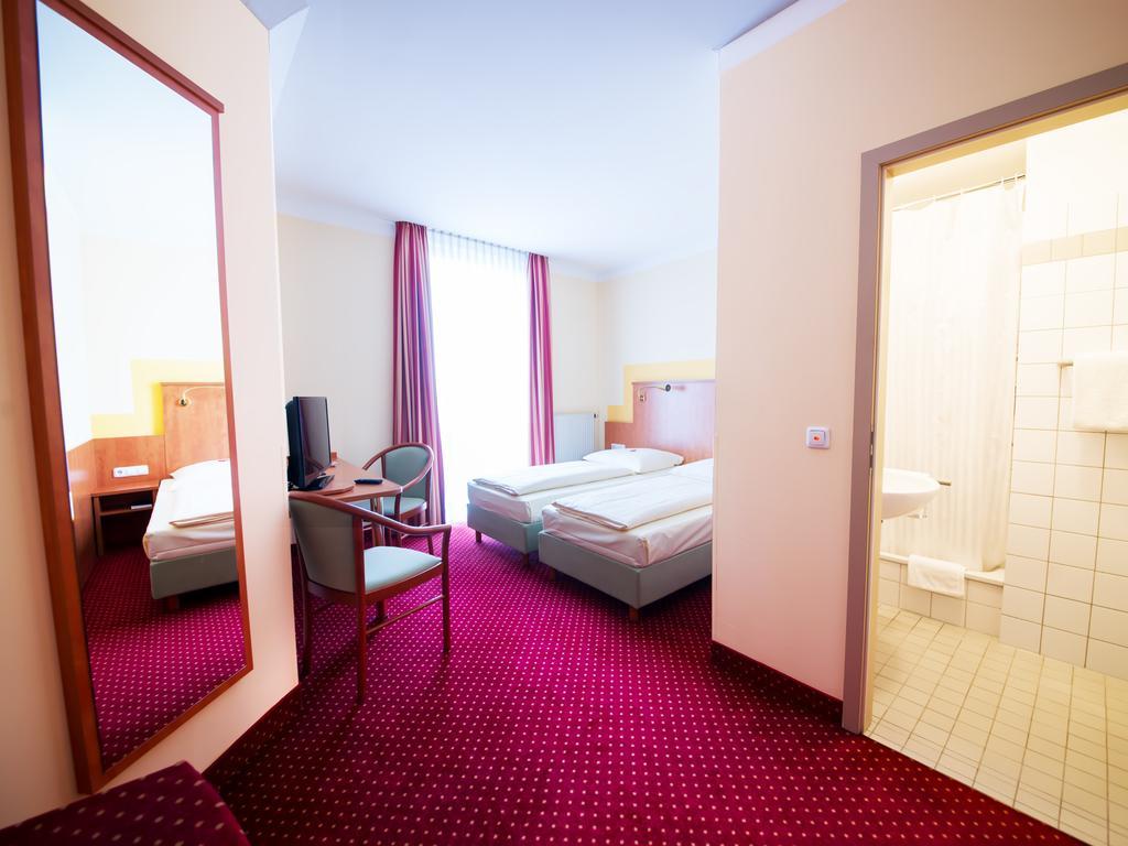 Hotel Mirage Duisburg Room photo